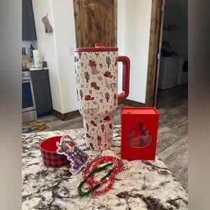 40oz Cowboy Christmas Hydrojug with the ordament from PR Box